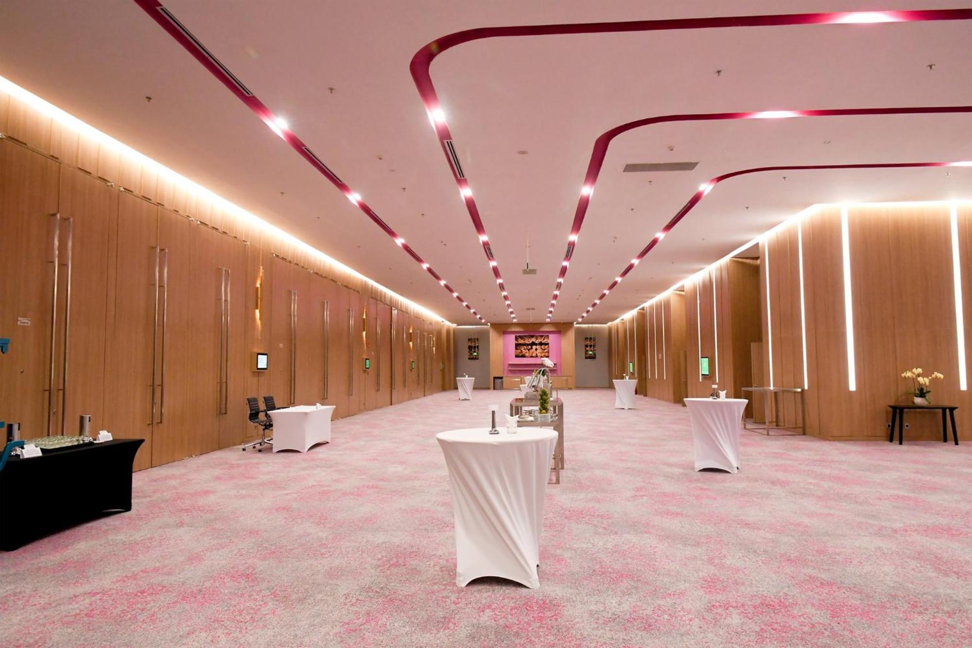 Holiday Inn & Suites Saigon Airport By Ihg Ho-Chi-Minh-Stadt Exterior foto