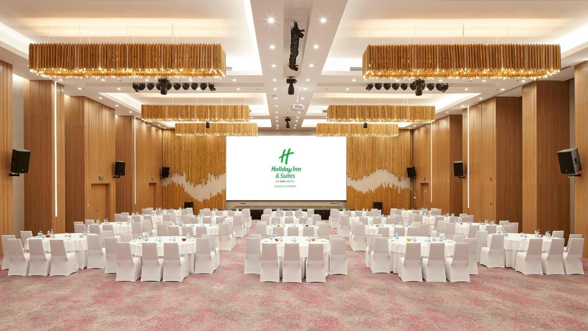 Holiday Inn & Suites Saigon Airport By Ihg Ho-Chi-Minh-Stadt Exterior foto