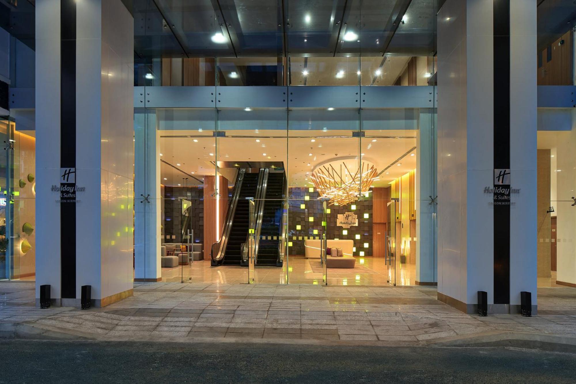 Holiday Inn & Suites Saigon Airport By Ihg Ho-Chi-Minh-Stadt Exterior foto