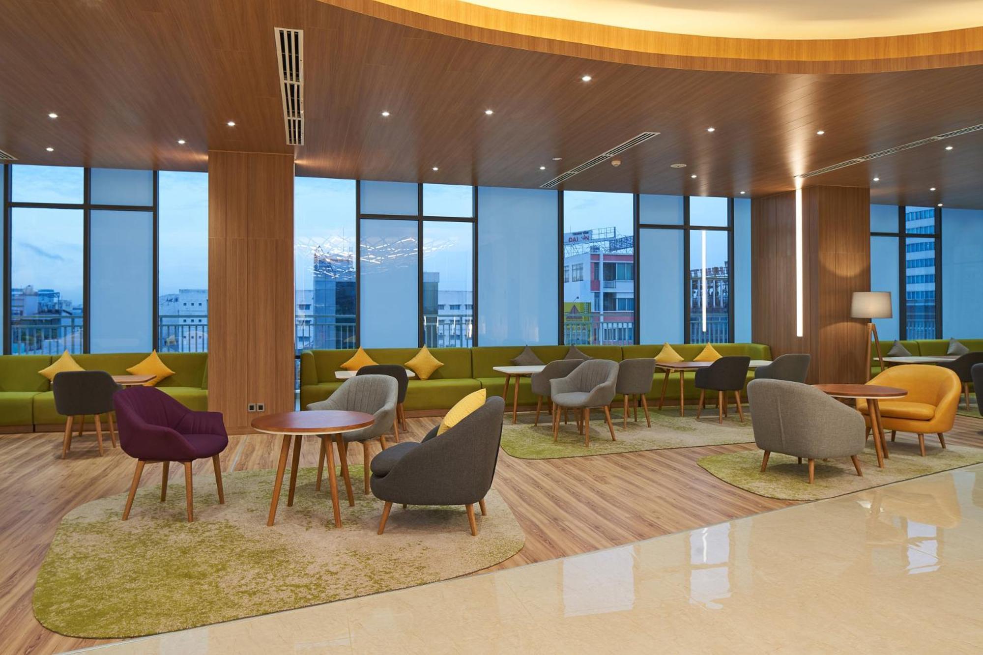 Holiday Inn & Suites Saigon Airport By Ihg Ho-Chi-Minh-Stadt Exterior foto